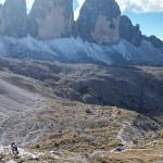 3 cime, waving to the drone